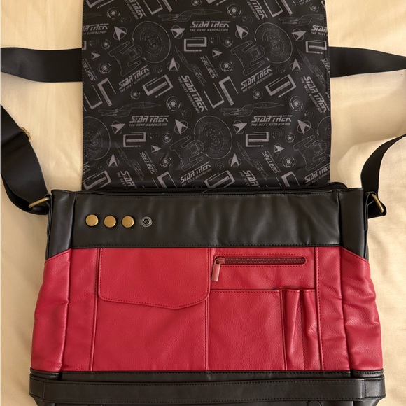 Star Trek: The Next Generation Laptop Messenger Bag (Command Red) - Picture 5 of 9